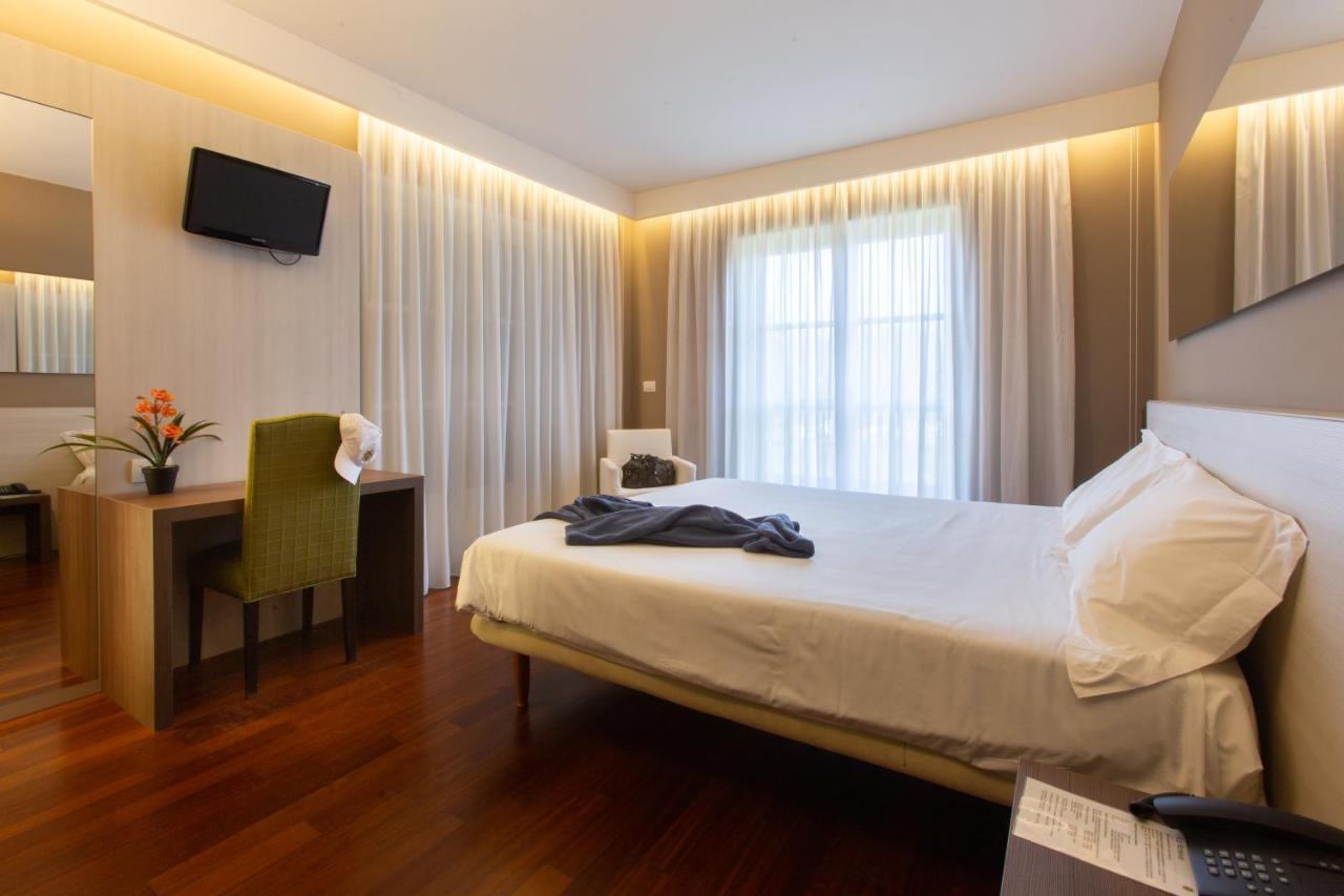 Le Robinie Golf & Resort Solbiate Olona Kültér fotó