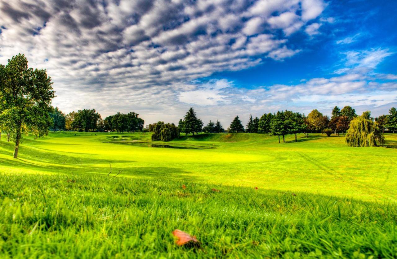 Le Robinie Golf & Resort Solbiate Olona Kültér fotó