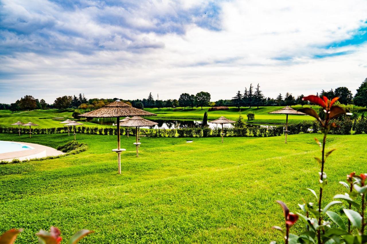Le Robinie Golf & Resort Solbiate Olona Kültér fotó