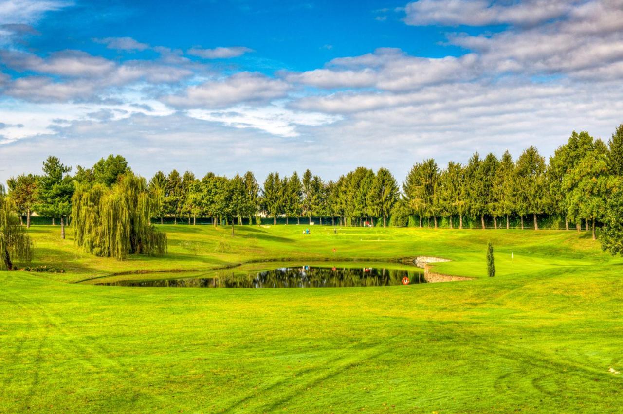 Le Robinie Golf & Resort Solbiate Olona Kültér fotó