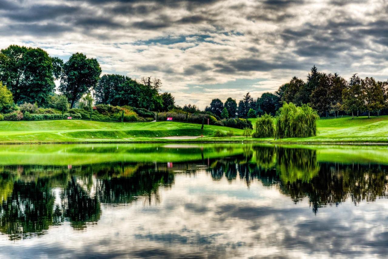 Le Robinie Golf & Resort Solbiate Olona Kültér fotó