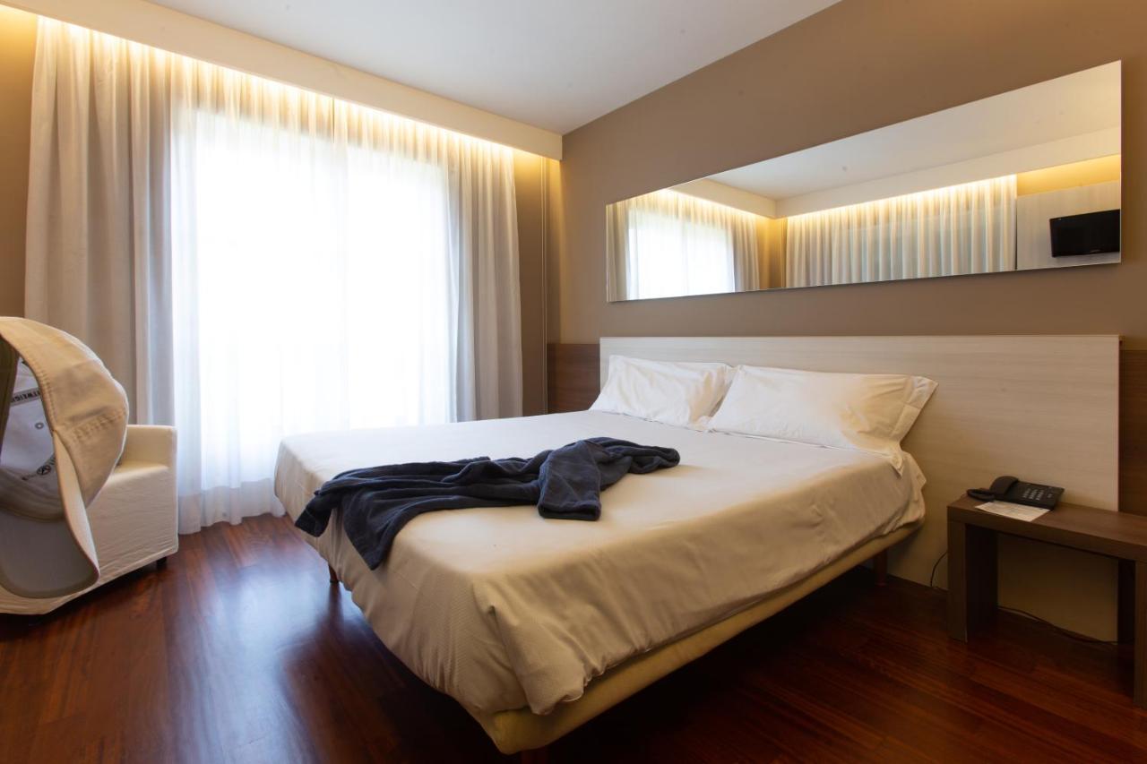 Le Robinie Golf & Resort Solbiate Olona Kültér fotó