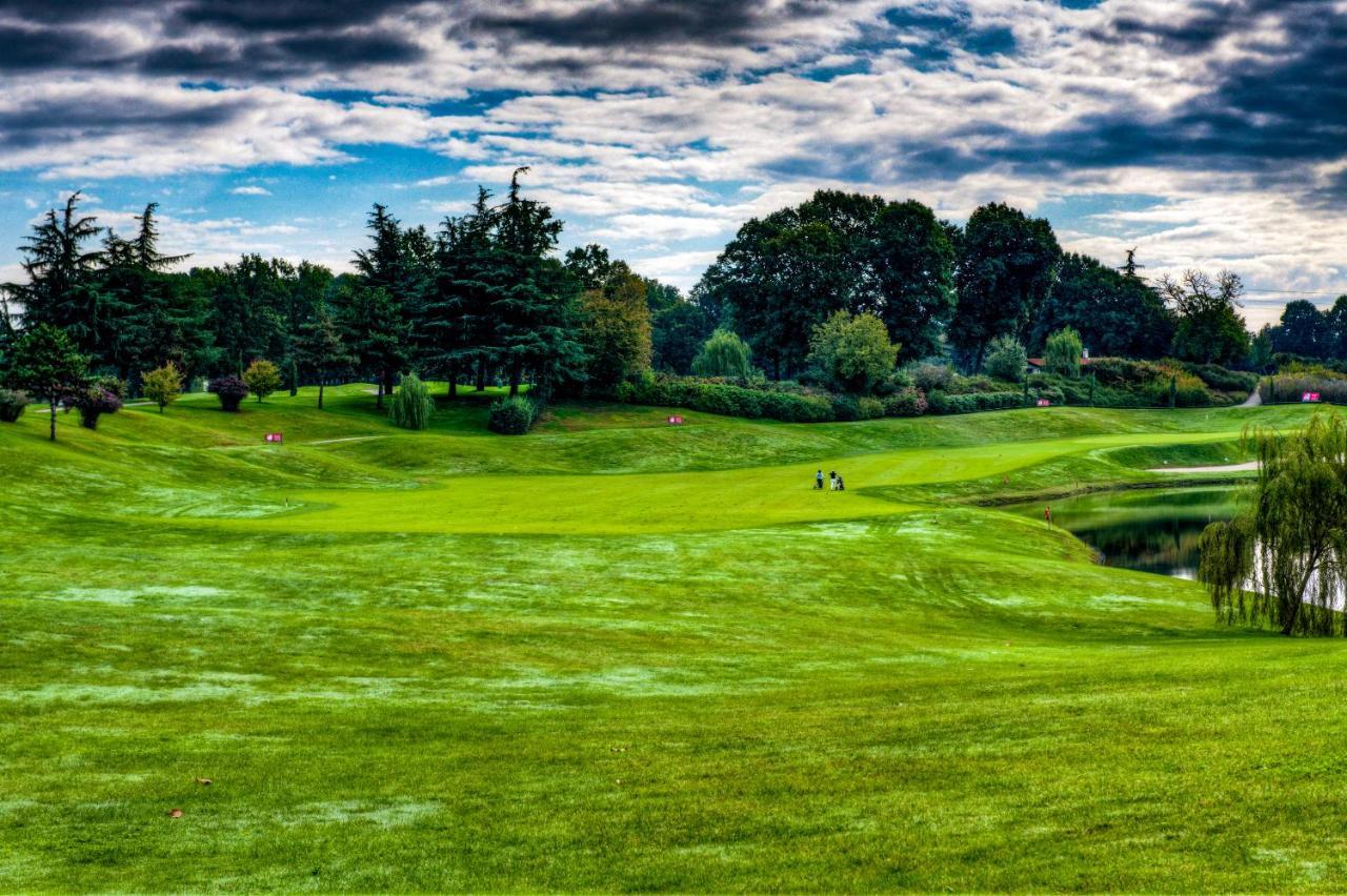 Le Robinie Golf & Resort Solbiate Olona Kültér fotó