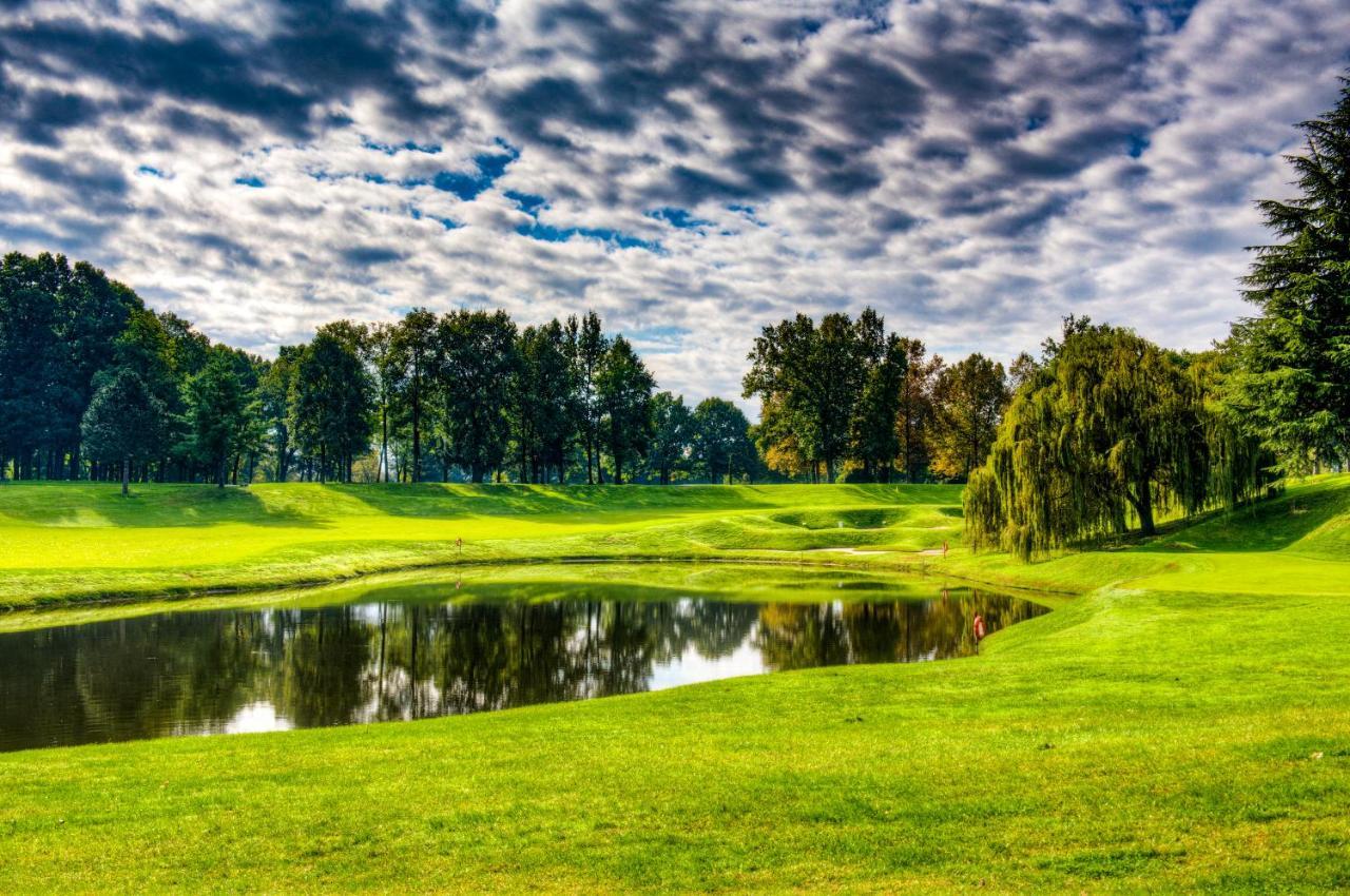 Le Robinie Golf & Resort Solbiate Olona Kültér fotó