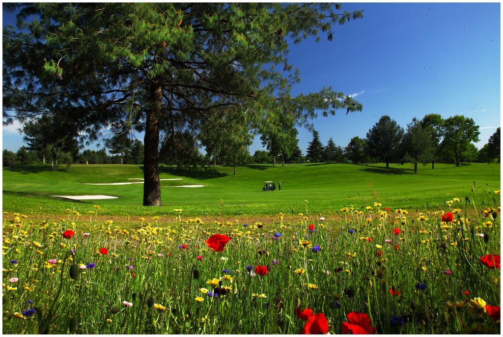 Le Robinie Golf & Resort Solbiate Olona Kültér fotó